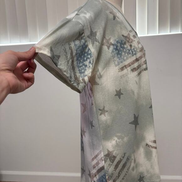 New! HOPELY Green Tie Dye Flag Print Women’s T-shirt Medium - Picture 3 of 7